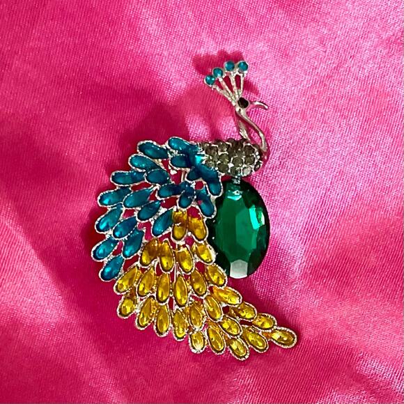 NEW Women's Peacock Brooch Pin Multicolor Rhinestones Sparkly Pendant Brooch - Picture 1 of 3